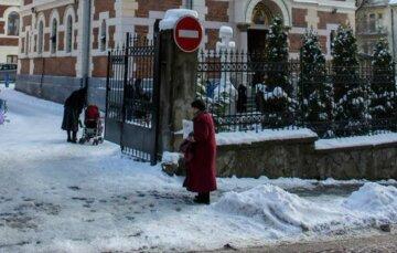 Once again, cobblestones: 6.7 million UAH allocated for road repairs leading to a church in the Ternopil region.