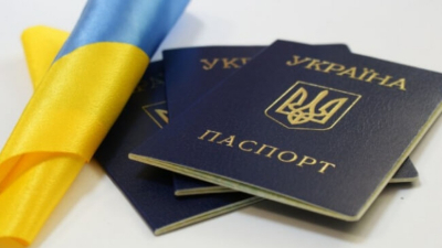 Військовозобов’язані чоловіки 18-60 років зможуть отримувати паспорти лише в Україні